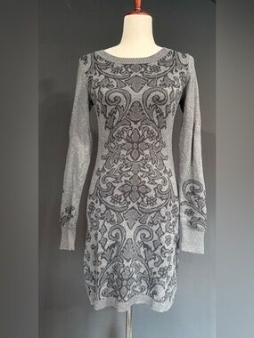 Athleta Duluth Jacquard Gray Long Sleeve Sweater Dress with Black Design